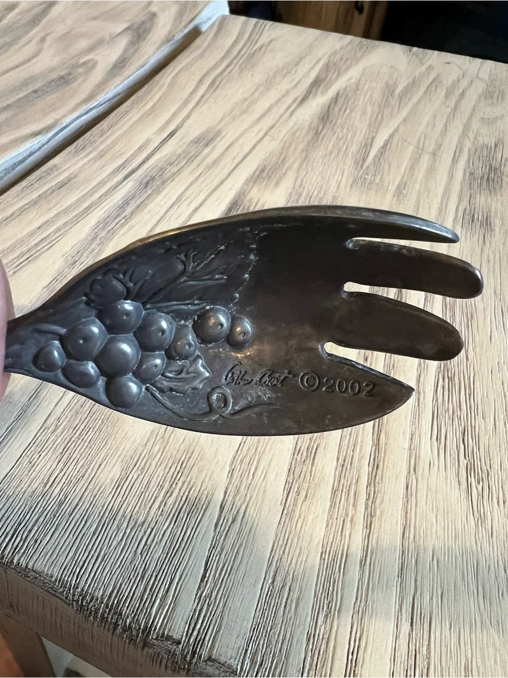 Arthur Court Grape Salad Tongs Cast Aluminum Serving Utensil 2002 Vintage